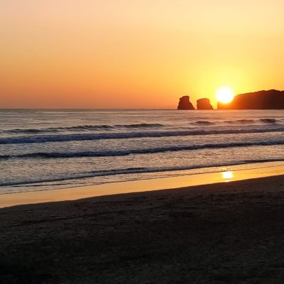 Lever de soleil sur la plage d'Hendaye